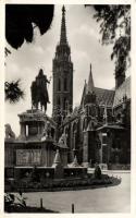 Budapest I. Szent István szobor és a Mátyás templom photo