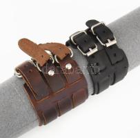 2 darab bőr karkötő, tartón