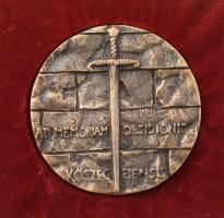 Kiss Sándor (1925-1999) 1982. "A kőszegi ostrom emlékére - Jurisics Miklós / AD MEMORIAM OBSIDIONIS KŐSZEGEIENSIS" öntött bronz érem (111,5mm) T:XF Hungary 1982. "Siege of Güns 1532 - Nikola Jurisic" bronze medallion. Sign.: Sándor Kiss (111,5mm) C:XF