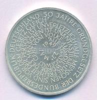 Németország 1999D 10M Ag "50 éves a Szövetségi Köztársaság Alkotmánya" T:AU, karc
Germany...