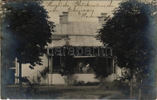 1905 Beszterce, Bistritz, Bistrita; Wachsmann házaspár a verandán / married couple on the porch, villa. photo (gyűrődés / crease)