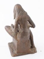 Borsos Miklós (1906-1990): Olvasó nő. Bronz, jelzett. m: 23 cm