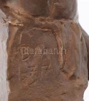 Borsos Miklós (1906-1990): Olvasó nő. Bronz, jelzett. m: 23 cm