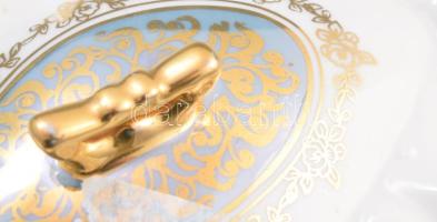 Titov porcelán bonbonniere. Matricás jelzett, hibátlan. 16x14 cm