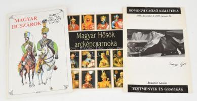 3 db könyv és kiadvány (közte egy aláírt): Barcy Zoltán - Somogyi Győző: Magyar huszárok. Bp., 1987, Móra. Kiadói kartonált papírkötés. + Hermann Róbert: Magyar Hősök arcképcsarnoka. Somogyi Győző festményei. Basics Beatrix utószavával. Bp., 1996, Néprajzi Múzeum. Kiadói tűzött papírkötés. + Somogyi Győző kiállítása. Festmények és grafikák. A Budapest Galéria katalógussorozata 11. Bp., 1988, Budapest Galéria. Kiadói tűzött papírkötés. A művész, Somogyi Győző (1942- ) Kossuth-díjas grafikus és festőművész által aláírt példány.