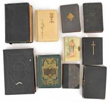 10 db könyv (többségében imakönyvek, közte egy szótár is): Zádory ev. János (szerk.): Kis Égi manna.; Walter Gyula: Üdvözlégy Mária!; Szentábrahámi Mihály: Imák mindkét nembeli hívek számára.; Heinrich Heine: Buch der Lieder.; Honti Rezső (szerk.): Schidlof Dr. gyakorlati módszerének magyar-francia zsebszótára.; stb. Változó állapotban.