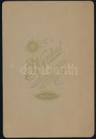 cca 1900 Katonatiszt lóháton, keményhátú kabinetfotó Josef Kynkal (Bruck an der Leitha) műterméből, ...