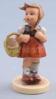 Hummel kislány kosárral, jelzett, sérült, eltört, m: 11,5 cm