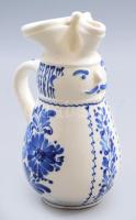 Miskakancsó, fehér alapon kék festéssel, m: 19 cm