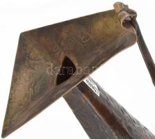 Dévényi János (1934- ): Padlóváza. Kalapált réz, 1965, jelzett, m: 99 cm /// KIZÁRÓLAG SZEMÉLYES ÁTV...