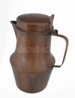 Nagyméretű vörösréz uradalmi konyhaedény. Zólyom, cca 18. sz., kalapált vörösréz, m: 58 cm