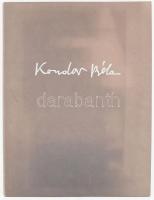 Kondor Béla: Szubjektív utazás Kondor Béla művészi világában - Emlékmappa    Szubjektív utazás Kondor Béla művészi világában. Budapest, 2001. Kondor Béla (Pestszentlőrinc, 1931 ? Budapest, 1972) Emlékmappa ? A művész születésének 70. évfordulója alkalmából - készült 50 példányban Lapok mérete 30x39 cm 1. Kiűzetés Rézkarc, papír 135 × 190 mm Oeuvre katalógus száma: 1956/91  2. Régi és új bohóc Rézkarc, papír 142 × 120 mm Oeuvre katalógus száma: 1959/37  3. Tükör Rézkarc, papír 146 × 149 mm Oeuvre katalógus száma: 1967/11  4. Magány Rézkarc, papír 123 × 188 mm Oeuvre katalógus száma: 1968/18  5. Gondola Rézkarc, papír 145 × 160 mm Oeuvre katalógus száma: 1968/19  6. Négy angyal Rézkarc, papír 145 × 90 mm Oeuvre katalógus száma: 1957/36