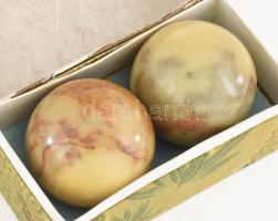 Csikung golyó, kő, dobozban.