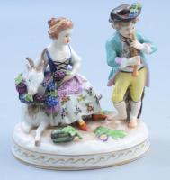 Alt Wien bukolikus jelenet. Porcelán figurák. Kézzel festett, jelzett, sérüléssel. 13x14 cm