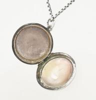 Ezüst(Ag) venezianer nyaklánc kerek virágmintás nyitható képtartó medállal, jelzett, h: 63 cm, d: 2,...