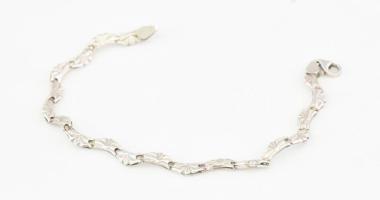 Ezüst(Ag) fantáziamintás karkötő, jelzett, h: 19 cm, nettó: 4,2 g