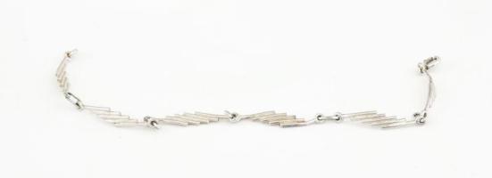 Ezüst(Ag) pálcikaköteges-glídes karkötő, jelzett, h: 18 cm, nettó: 4,6 g