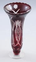 Bíborpácolt talpas váza, csiszolt mintával, minimális pattogzással, m: 25,5 cm