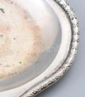 Ezüst (Ag) desszert tálca. Ívelt ovális forma, kötegelt levélminta peremszegéllyel, jelzett: dianás ...