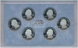 Amerikai Egyesült Államok 2009S 1/4$ Cu-Ni (6xklf) "50 állam negyed dollárosok" műanyag tokos szettben, benne: Columbia, Puerto Rico, Észak-Mariana-szigetek, Amerikai Virgin-szigetek, Amerikai Szamoa, Guam T:PP USA 2009S 1/4 Dollar Cu-Ni (6xdiff) "50 State Quarters" set in plastic case, with: Columbia, Puerto Rico, Northern Mariana Islands, US Virgin Islands, American Samoa, Guam C:PP