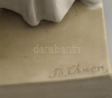 Lány kosárral. Th. Chuen jelzéssel. Kézzel festett, jelzett, hibátlan 24 cm