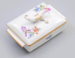 Meisseni virág mintás bonbonniere. Kézzel festett, jelzett, hibátlan 12x9 cm