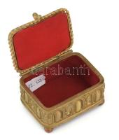 Szecessziós ékszeres dobozka, rézlemez, tetején a Szent Családot ábrázoló kézzel festett képpel, 6,5...