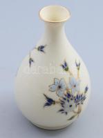 Zsolnay kékvirág mintás váza, jelzett, kézzel festett, hibátlan, m: 11,5 cm