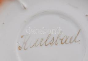 cca 19. sz vége, 2 darab Karlsbad csésze alátéttel. Kopott, egyik alátéten repedéssel, d: 9,5 cm