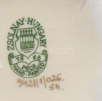 Zsolnay pillangó mintás bonbonier. Jelzett, hibátlan (mázrepedéssel), 7,5x7,5 cm