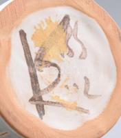 Kiss Roóz Ilona (1920-2010): Éneklő nő, festett mázas kerámia gyertyatartó, jelzett, kis kopásnyomok...