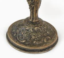 Ezüst (Ag) kiddus pohár. cca 19. sz. második fele, jelzett, mesterjegyes, gazdag díszítéssel, m: 11,...