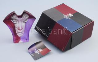 Mats Jonasson (svéd, 1945-): Ólomkristály asztaldísz a Maszk sorozatból, színezett, címkével és gravírozva jelzett, hibátlan, 14,5x12,5 cm, dobozában.