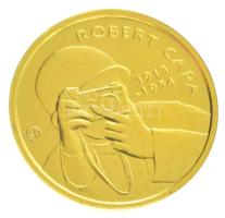 2013. 5000Ft Au "Robert Capa" (0,5g/0.999) tanúsítvánnyal T:P Hungary 2013. 5000 Forint Au "Robert Capa" (0,5g/0.999) with certificate C:P Adamo EM233