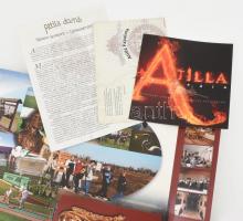 Tápiószentmárton, Kincsem Lovaspark - Atilla fapalota, 3 db ismertető kiadvány, mappában