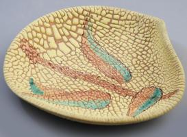 Bod Éva (1924-2004): Madaras tál. Kézzel festett, hólyagos mázas tál. Jelzett d: 22 cm