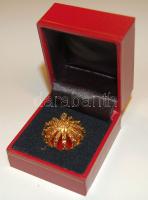 Stilizált korona miniatűr aranyozott fém  eredeti ékszerdobozban / Mini copy of the royal crown