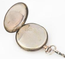 Armosa zsebóra, részben ezüst (Ag) tokkal és ezüst (Ag) óralánccal, jár, kopott számlappal, karcos ü...