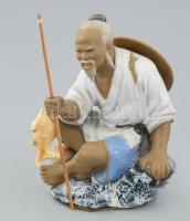 Kínai halász figura, halon sérüléssel, jelzett, m: 12,5 cm