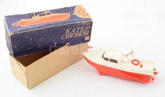 cca 1970 Rospromigrushka szovjet elektromos motorcsónak játék, kissé sérült dobozában, jó állapotban, h: 25 cm