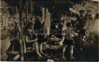 St. Beatus Höhlen, Prähistorische Siedlung / cave, prehistoric settlement, reconstruction