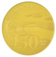 Király Fanni (1971-) DN "Budapest 1873-2023 " jelzett Au emlékveret kapszulában, tanúsítvánnyal, Budapest egyesítésének 150. évfordulójára (0,5g/0,999/13,92mm) T:PP