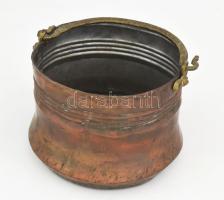 Réz bogrács, ütődésekkel, d: 20 cm, m: 15 cm