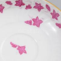 Herendi lila szőlőfürtös girland mintás csésze alátéttel, jelzett, kis kopással, d: 11 cm