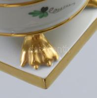 Herendi petrezselyemlevél-mintás oroszlánkörmös kaspó. Jelzett, kis kopással, d: 14,5 cm, m: 13,5 cm