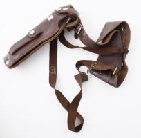 Régebbi bőr revolvertartó