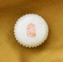 cca 1930 Magyar címeres porcelánkupak, itallezáró, d: 3 cm