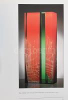 Pavel Hlava Glass. Prága, 1995, Pavel Hlava üvegművészetét bemutató kiadvány, színes képanyaggal ill...