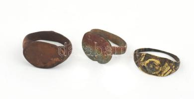 3 db középkori gyűrű XVI. sz. előtti, egyik ezüst