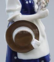 Rosenthal Tiroli lány virágcsokorral. Terv.: Karl Himmelstoff. cca 1920, jelzett, hibátlan, m: 18,5 ...